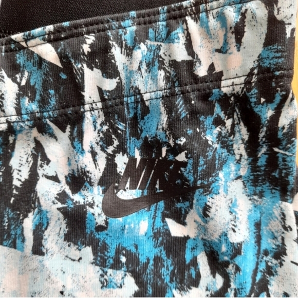 Nike Women's Abstract Blue and Black Leggings - Picture 3 of 9